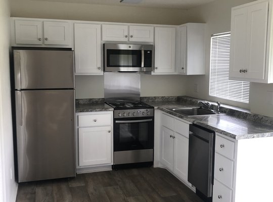 Meadowwood Apartments kitchen
